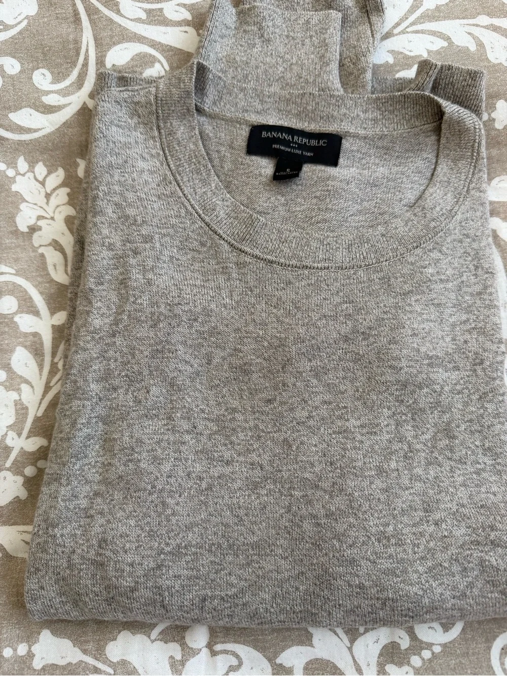 Banana Republic Heather Light Gray Crewneck Premium Luxe Yarn Sweater
